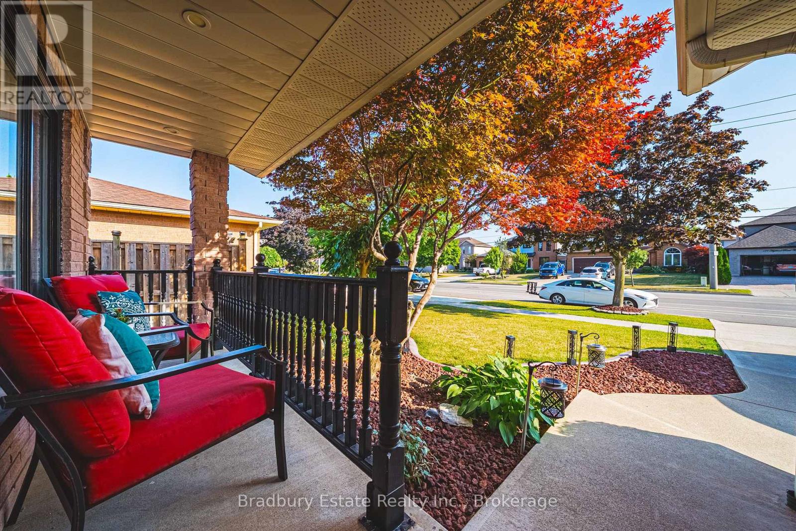 176 Highland Road W, Hamilton, Ontario  L8J 2S6 - Photo 3 - X12464998