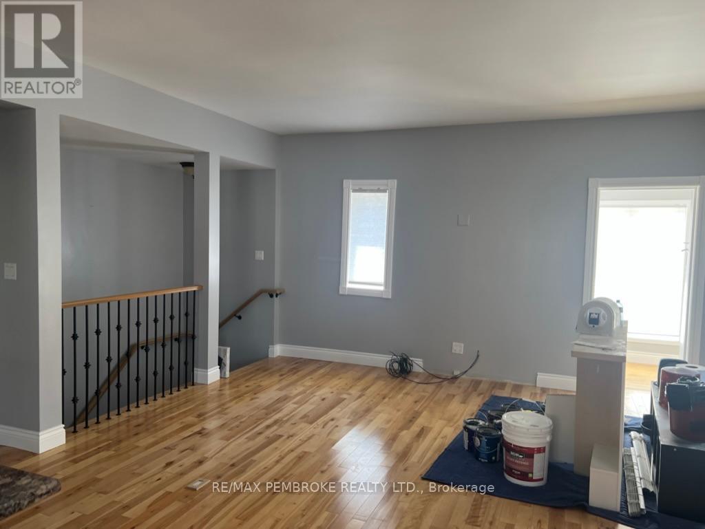 186 Pembroke Street E, Pembroke, Ontario  K8A 3J7 - Photo 36 - X12465112