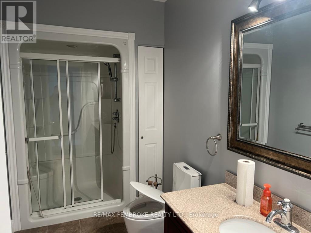 186 Pembroke Street E, Pembroke, Ontario  K8A 3J7 - Photo 38 - X12465112
