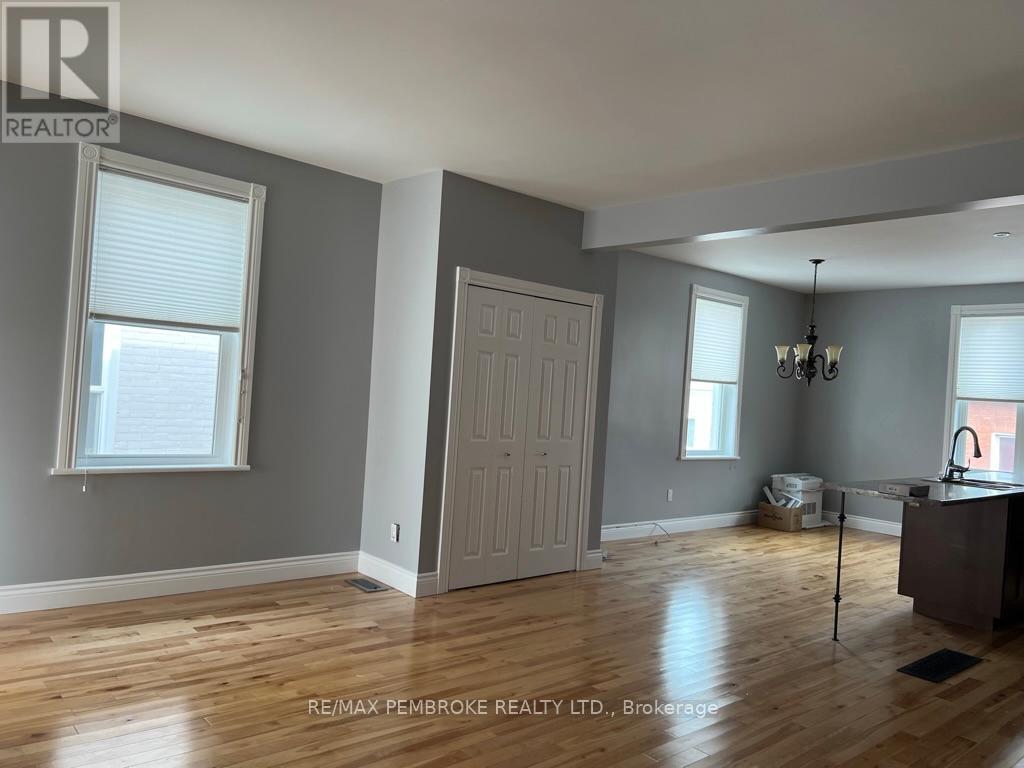 186 Pembroke Street E, Pembroke, Ontario  K8A 3J7 - Photo 39 - X12465112