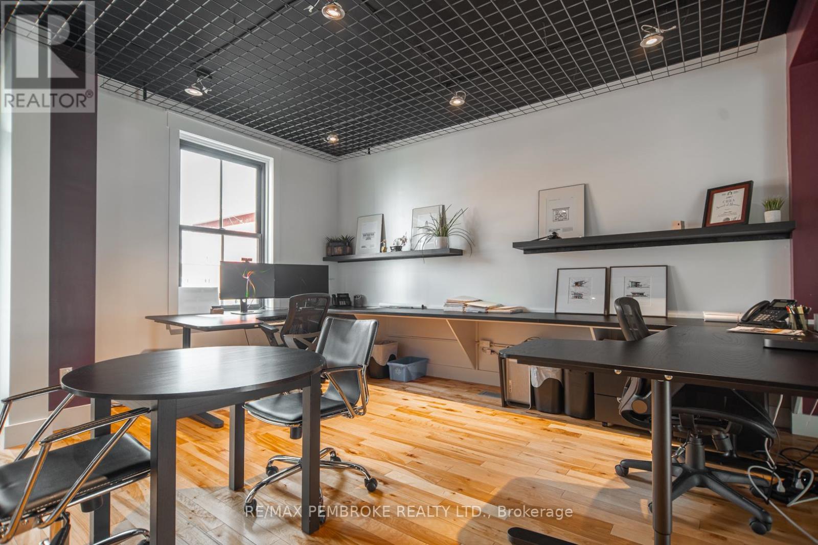 186 Pembroke Street E, Pembroke, Ontario  K8A 3J7 - Photo 8 - X12465112