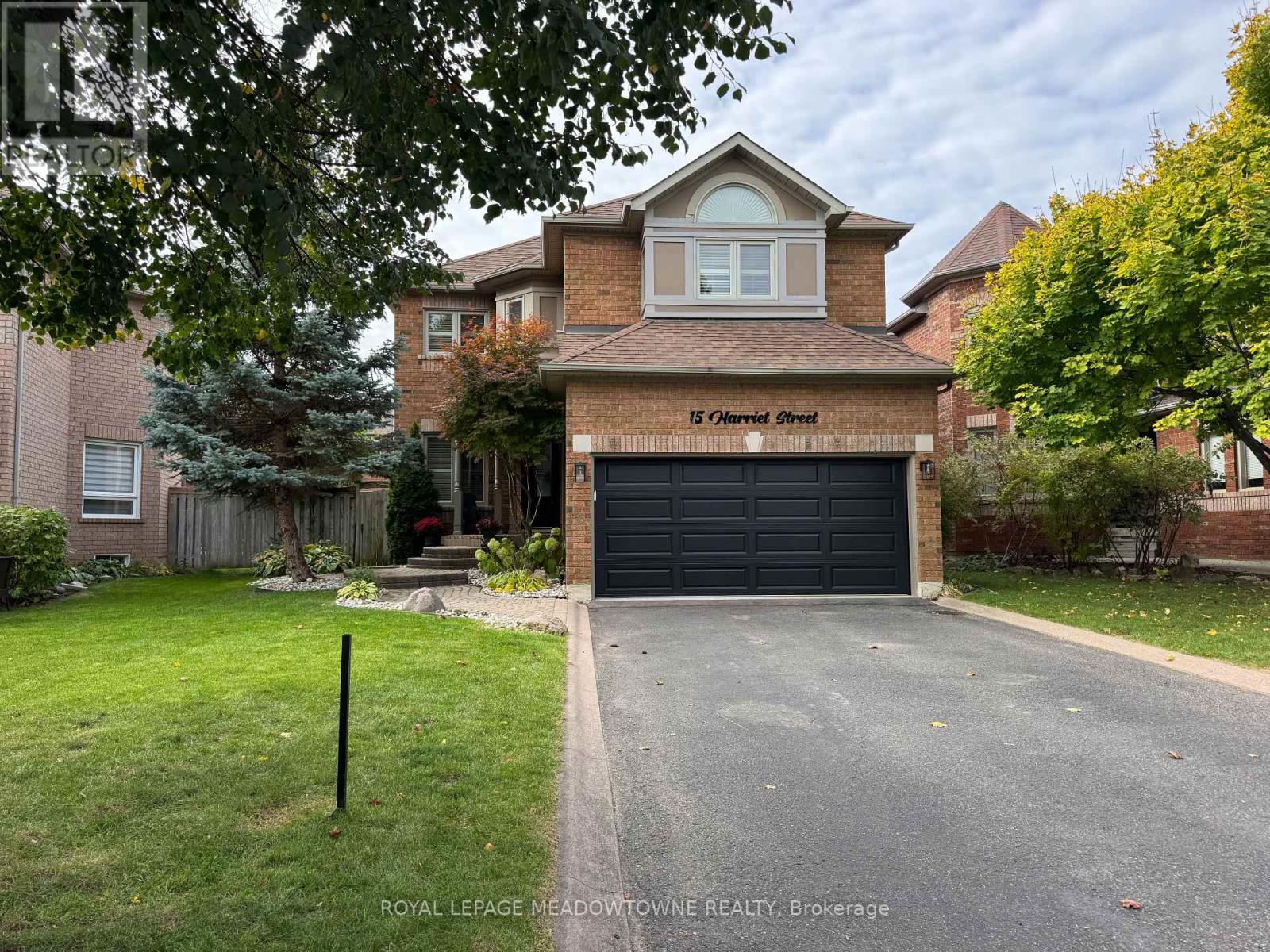 15 HARRIET STREET, Halton Hills, Ontario