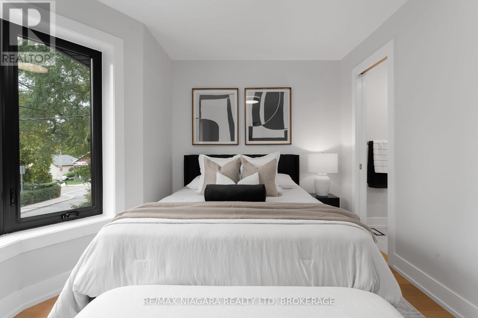 853 Sammon Avenue, Toronto, Ontario  M4C 2E9 - Photo 27 - E12465001