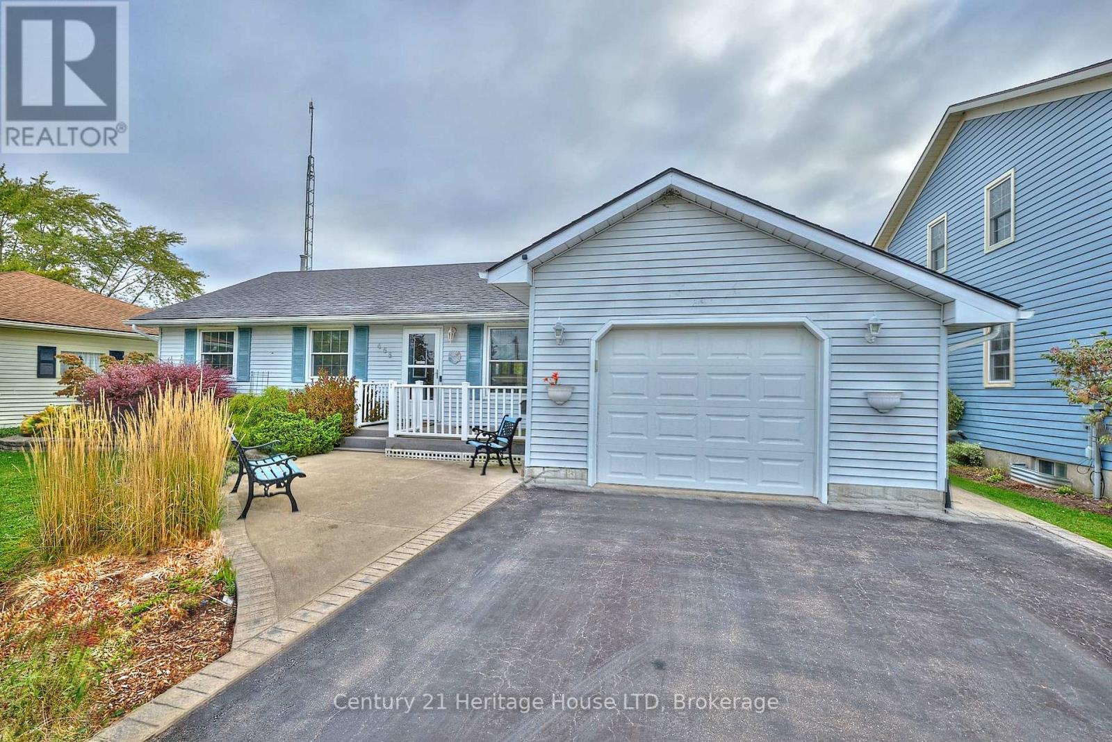 466 Belleair Boulevard, Fort Erie, Ontario  L0S 1N0 - Photo 3 - X12465029