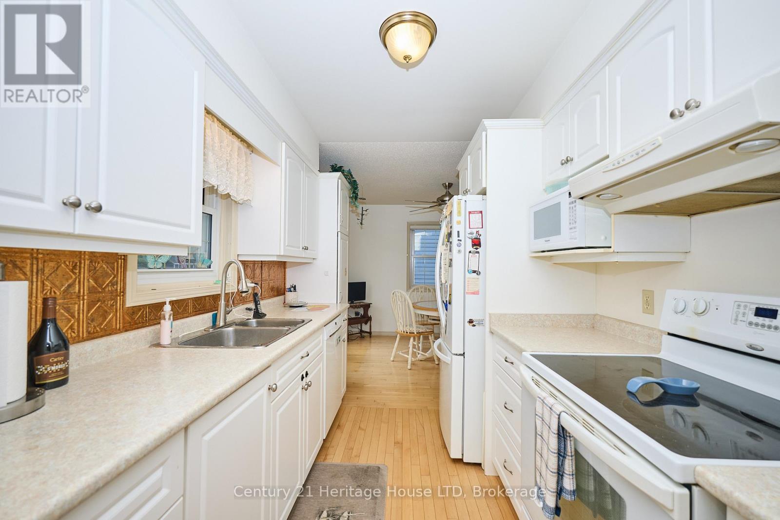 466 Belleair Boulevard, Fort Erie, Ontario  L0S 1N0 - Photo 6 - X12465029