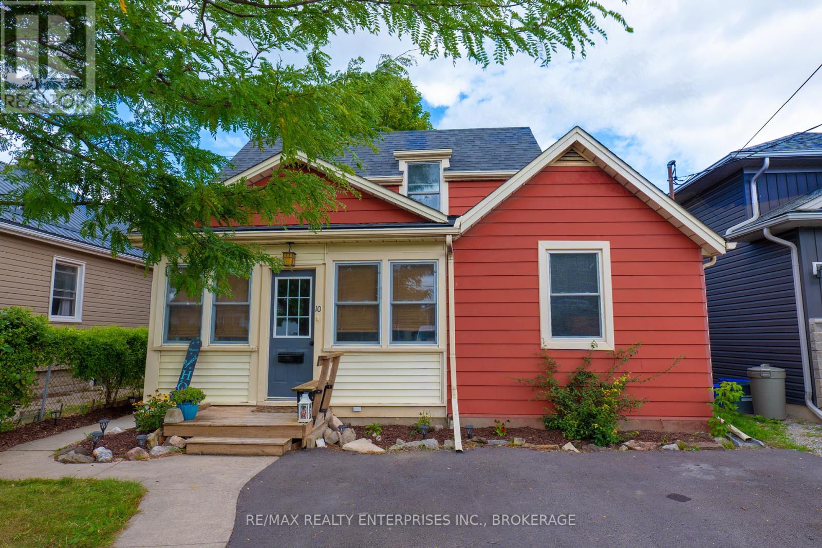 10 Antwerp Street, St. Catharines, Ontario  L2S 1J8 - Photo 1 - X12465104