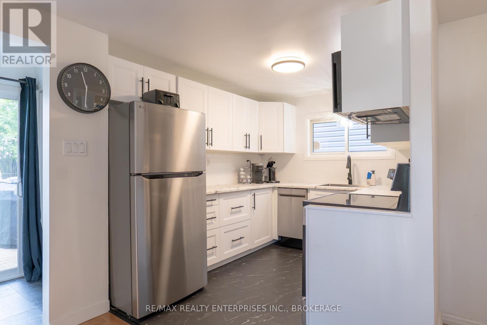 10 Antwerp Street, St. Catharines, Ontario  L2S 1J8 - Photo 13 - X12465104
