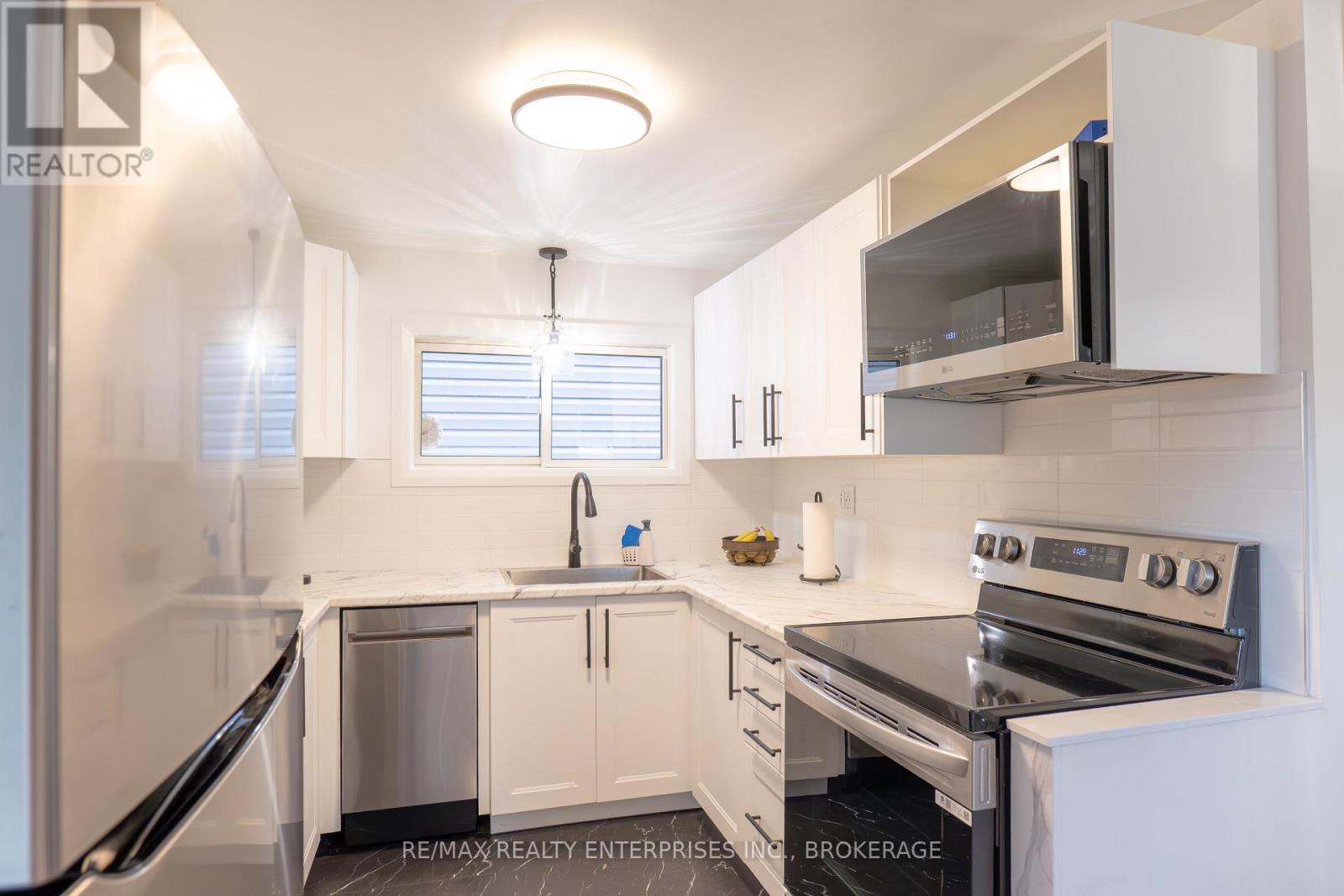 10 Antwerp Street, St. Catharines, Ontario  L2S 1J8 - Photo 14 - X12465104