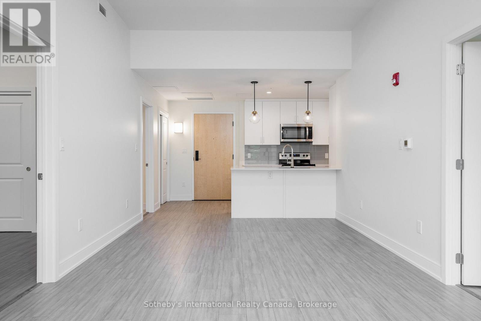 322 - 121 Mary Street, Clearview, Ontario  L0M 1G0 - Photo 4 - S12465069