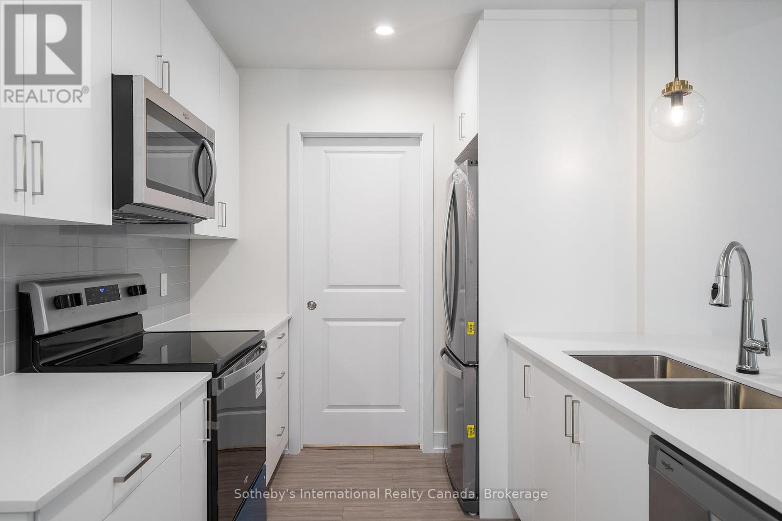 322 - 121 Mary Street, Clearview, Ontario  L0M 1G0 - Photo 5 - S12465069