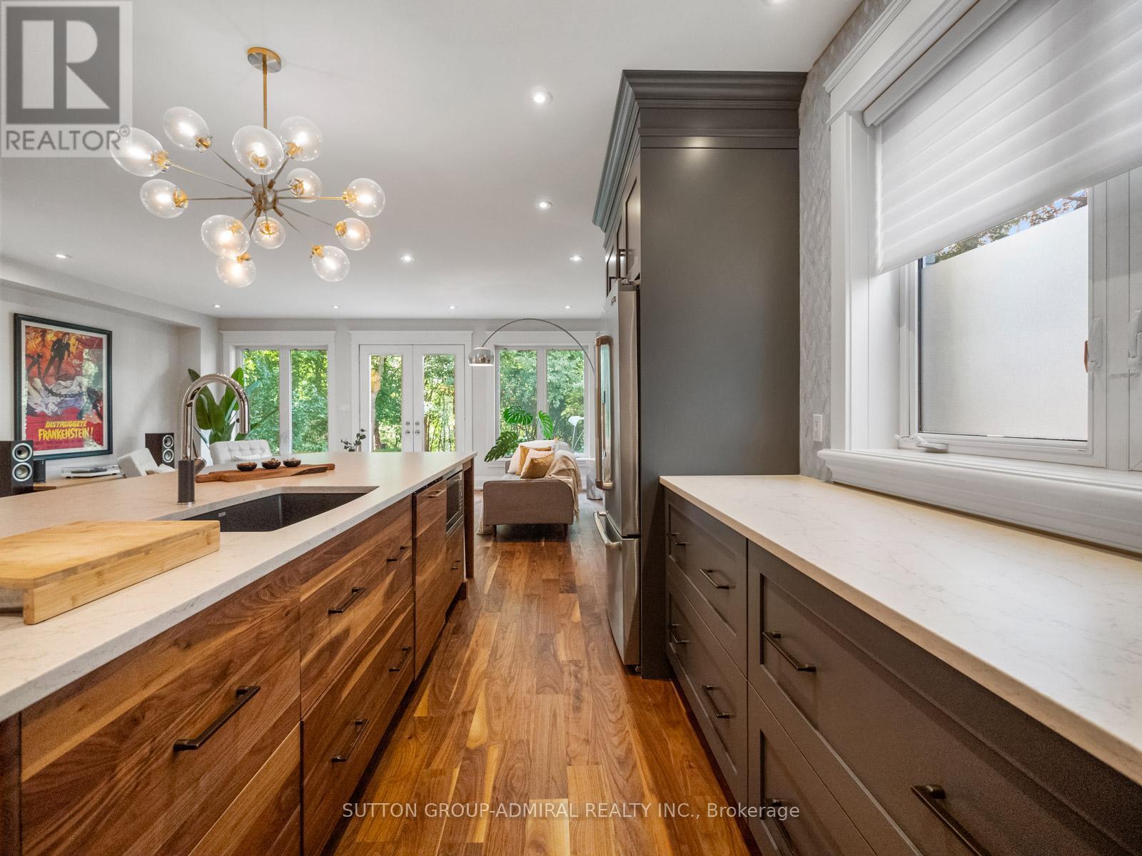 26 Puckeridge Crescent, Toronto (Eringate-Centennial-West Deane), Ontario  M9B 3A2 - Photo 13 - W12464929