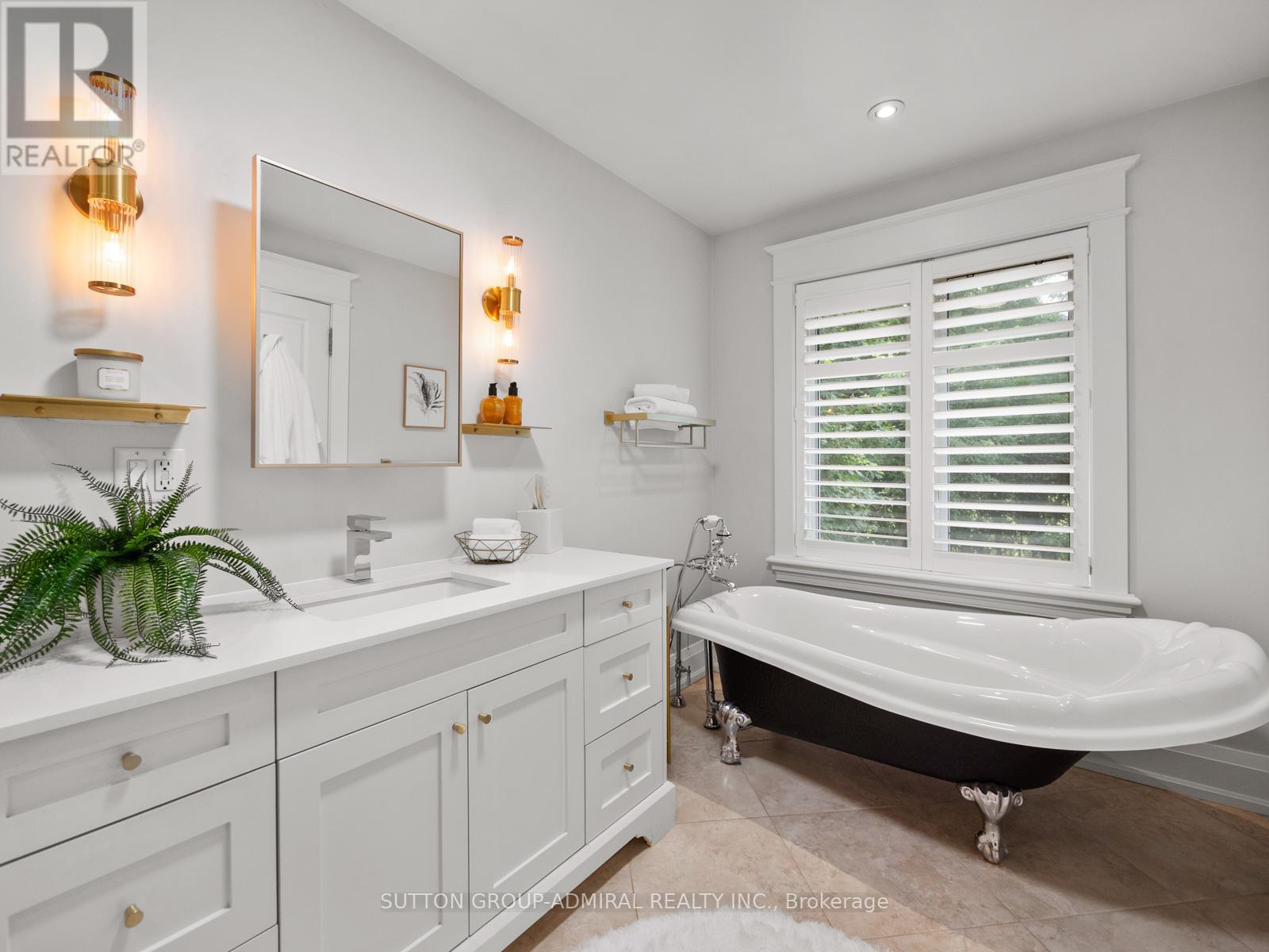 26 Puckeridge Crescent, Toronto (Eringate-Centennial-West Deane), Ontario  M9B 3A2 - Photo 24 - W12464929