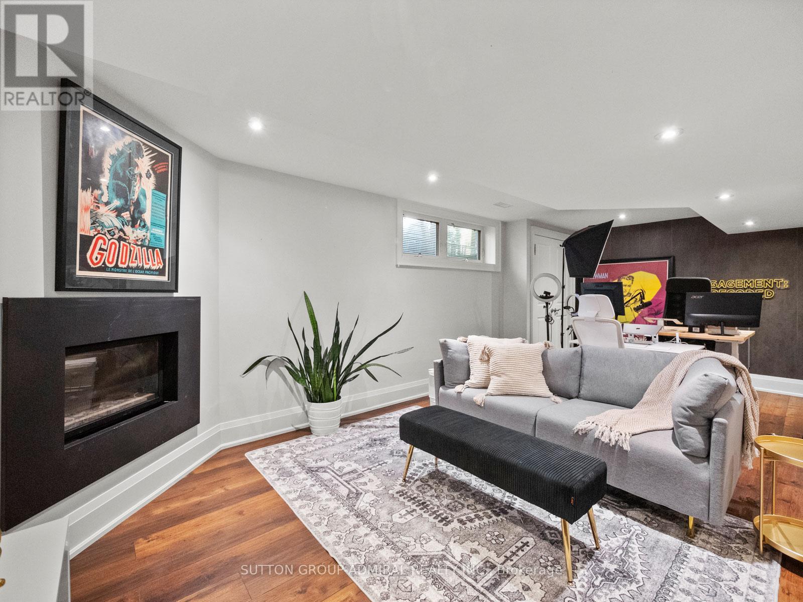 26 Puckeridge Crescent, Toronto (Eringate-Centennial-West Deane), Ontario  M9B 3A2 - Photo 34 - W12464929