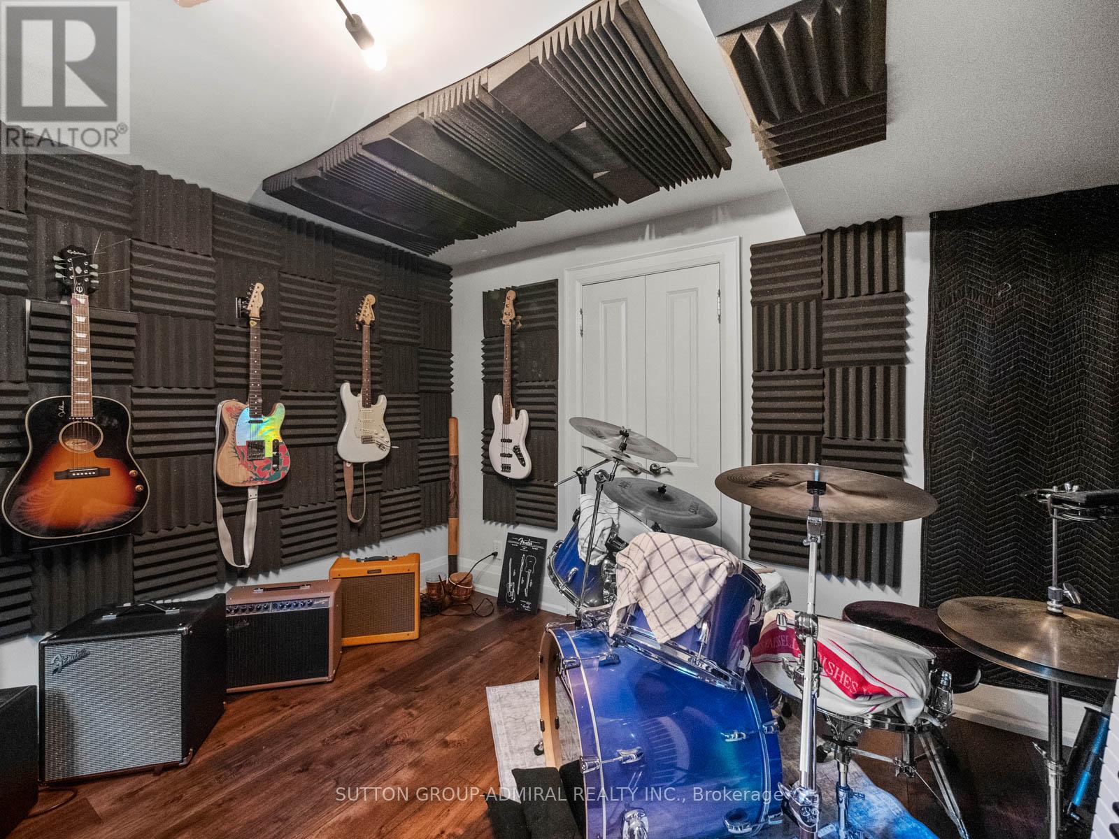 26 Puckeridge Crescent, Toronto (Eringate-Centennial-West Deane), Ontario  M9B 3A2 - Photo 37 - W12464929