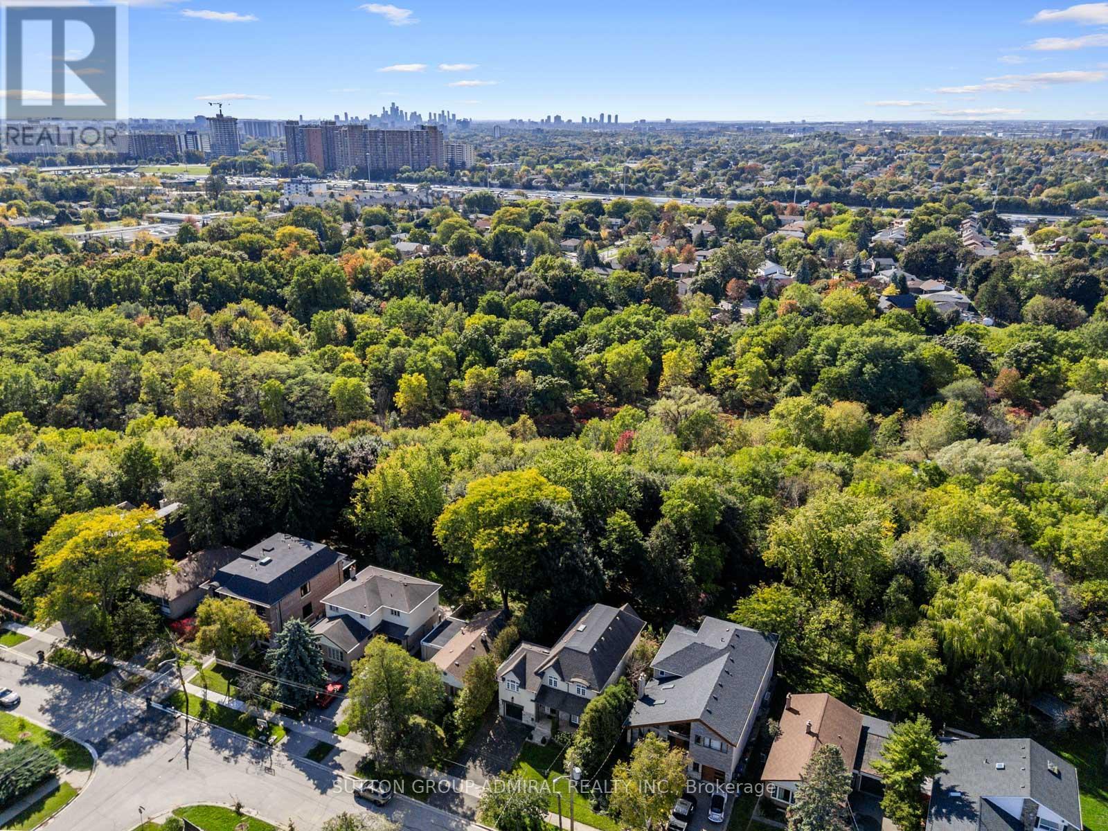 26 Puckeridge Crescent, Toronto (Eringate-Centennial-West Deane), Ontario  M9B 3A2 - Photo 46 - W12464929