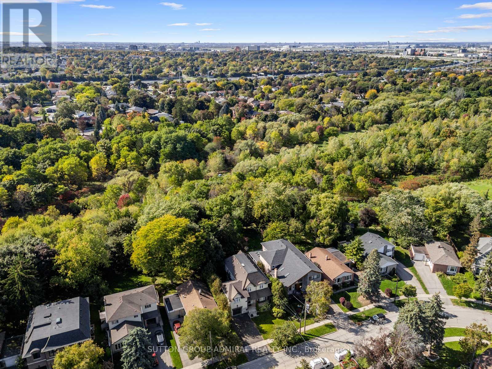 26 Puckeridge Crescent, Toronto (Eringate-Centennial-West Deane), Ontario  M9B 3A2 - Photo 47 - W12464929