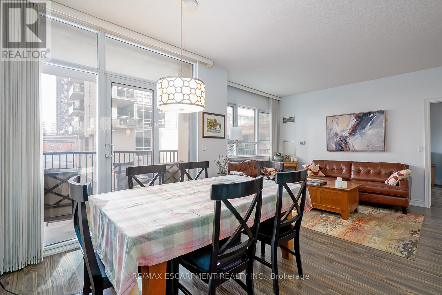 210 - 399 Elizabeth Street, Burlington, Ontario  L7R 0A4 - Photo 15 - W12464944