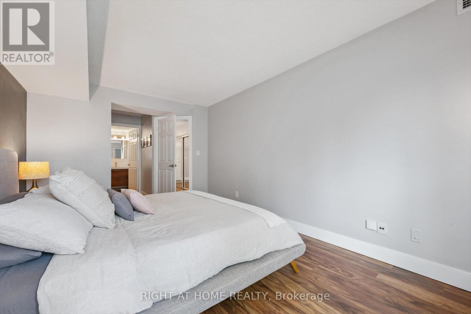 304 - 190 Manitoba Street, Toronto (Mimico), Ontario  M8Y 3Y8 - Photo 19 - W12464948