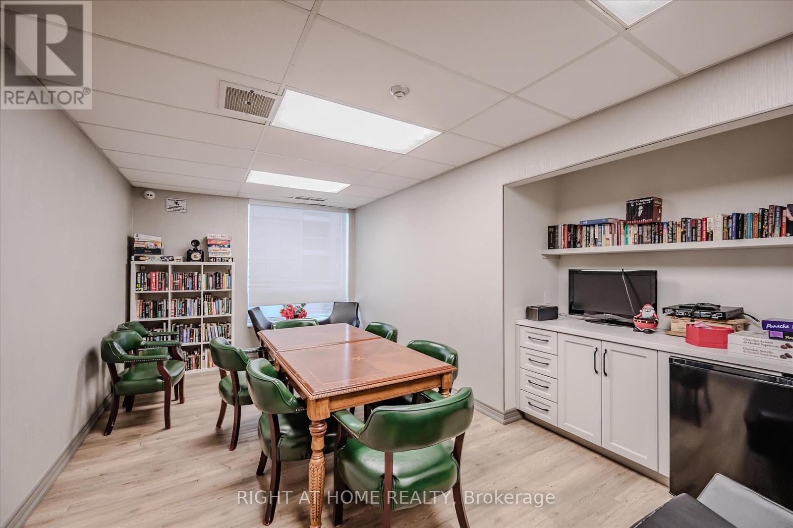304 - 190 Manitoba Street, Toronto (Mimico), Ontario  M8Y 3Y8 - Photo 27 - W12464948