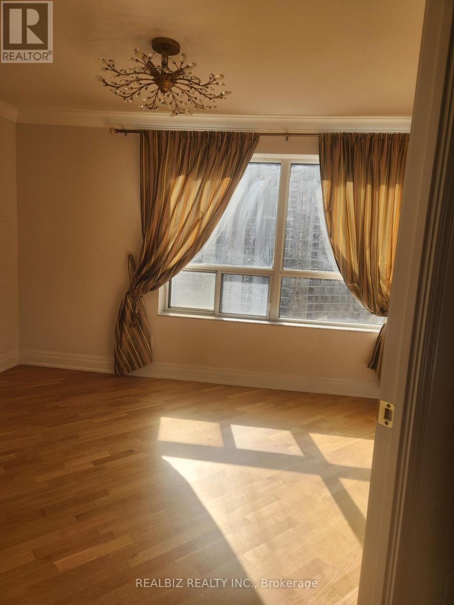 2221 - 25 Kingsbridge Garden Circle, Mississauga, Ontario  L5R 4B1 - Photo 5 - W12464952