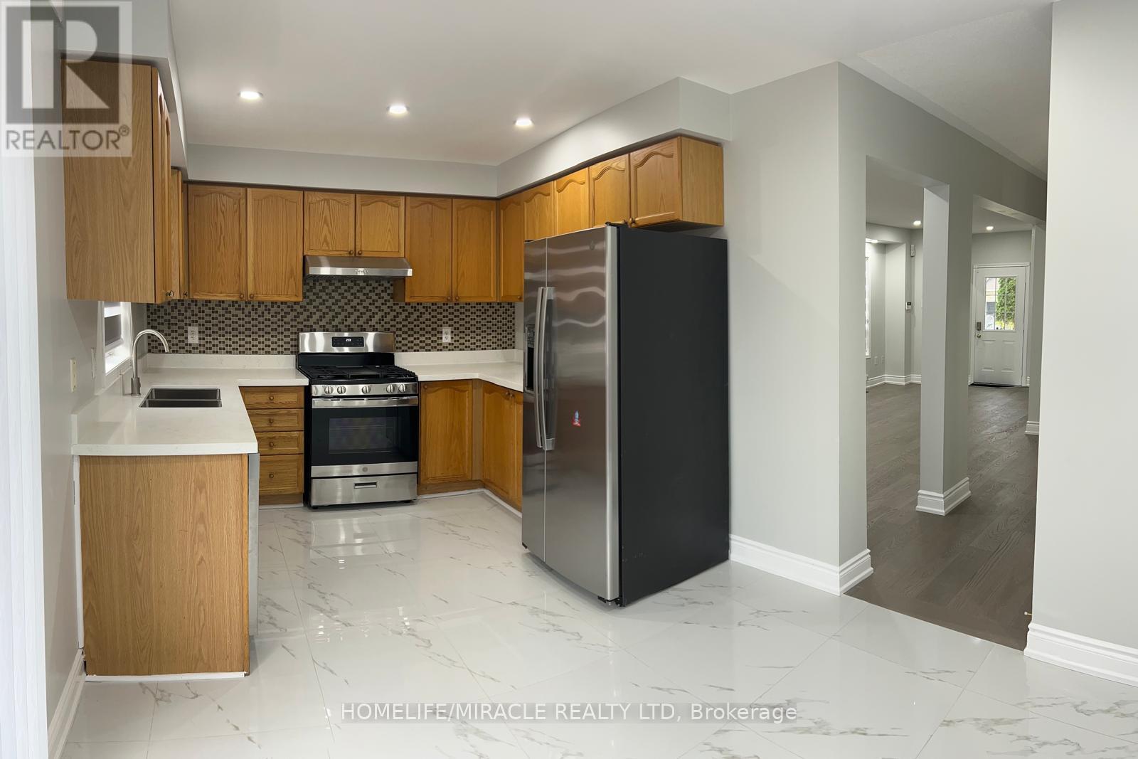 66 Studebaker Trail, Brampton, Ontario  L7A 3A5 - Photo 6 - W12464953