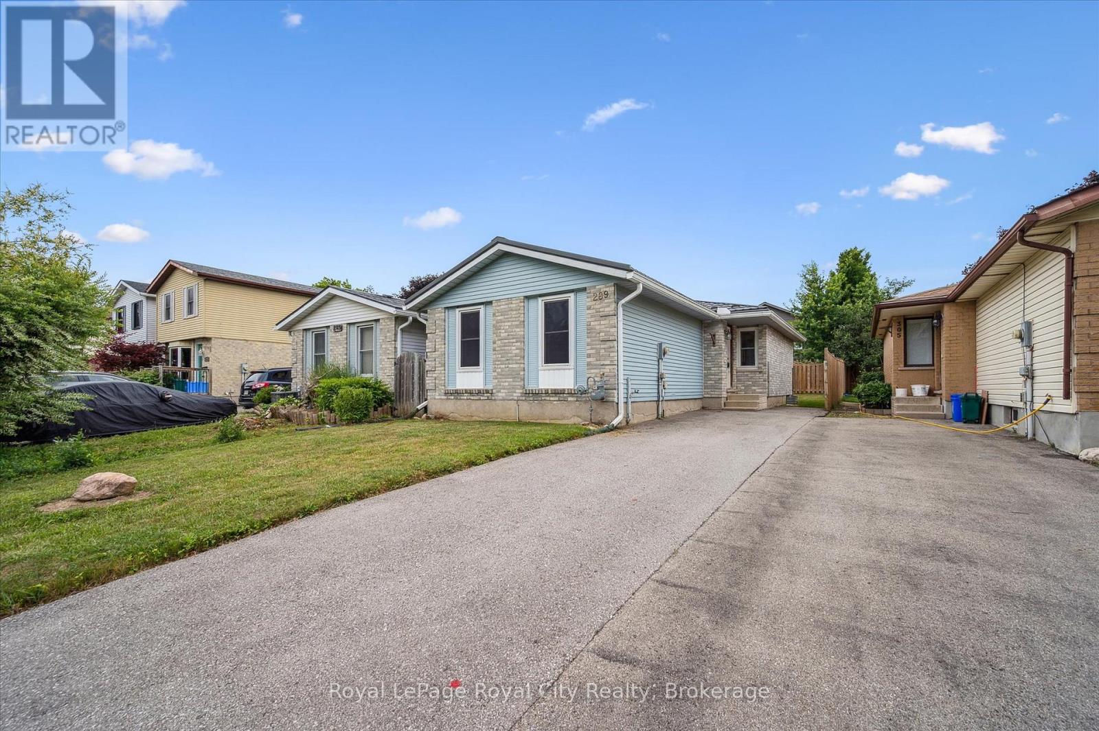 289 STRATHALLAN STREET, Centre Wellington, Ontario