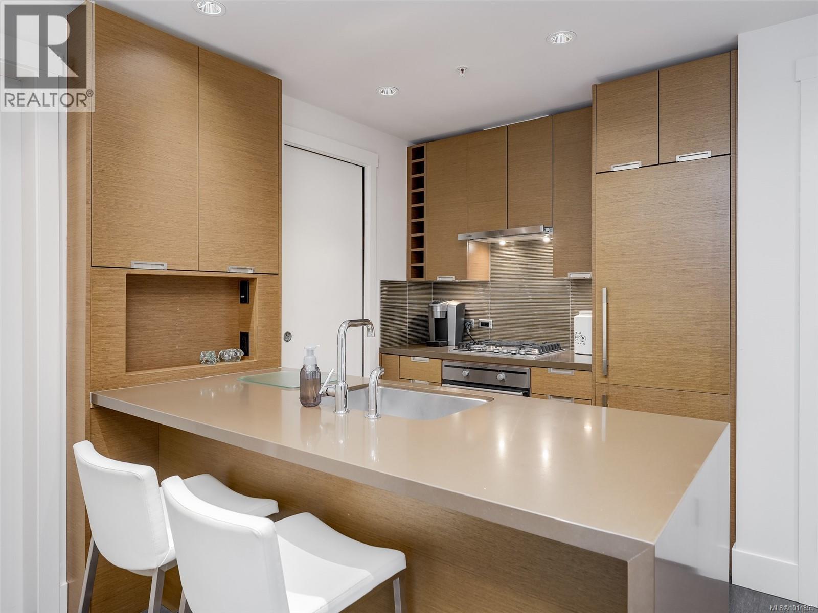 410 83 Saghalie Rd, Victoria, British Columbia  V9A 0A1 - Photo 10 - 1014859