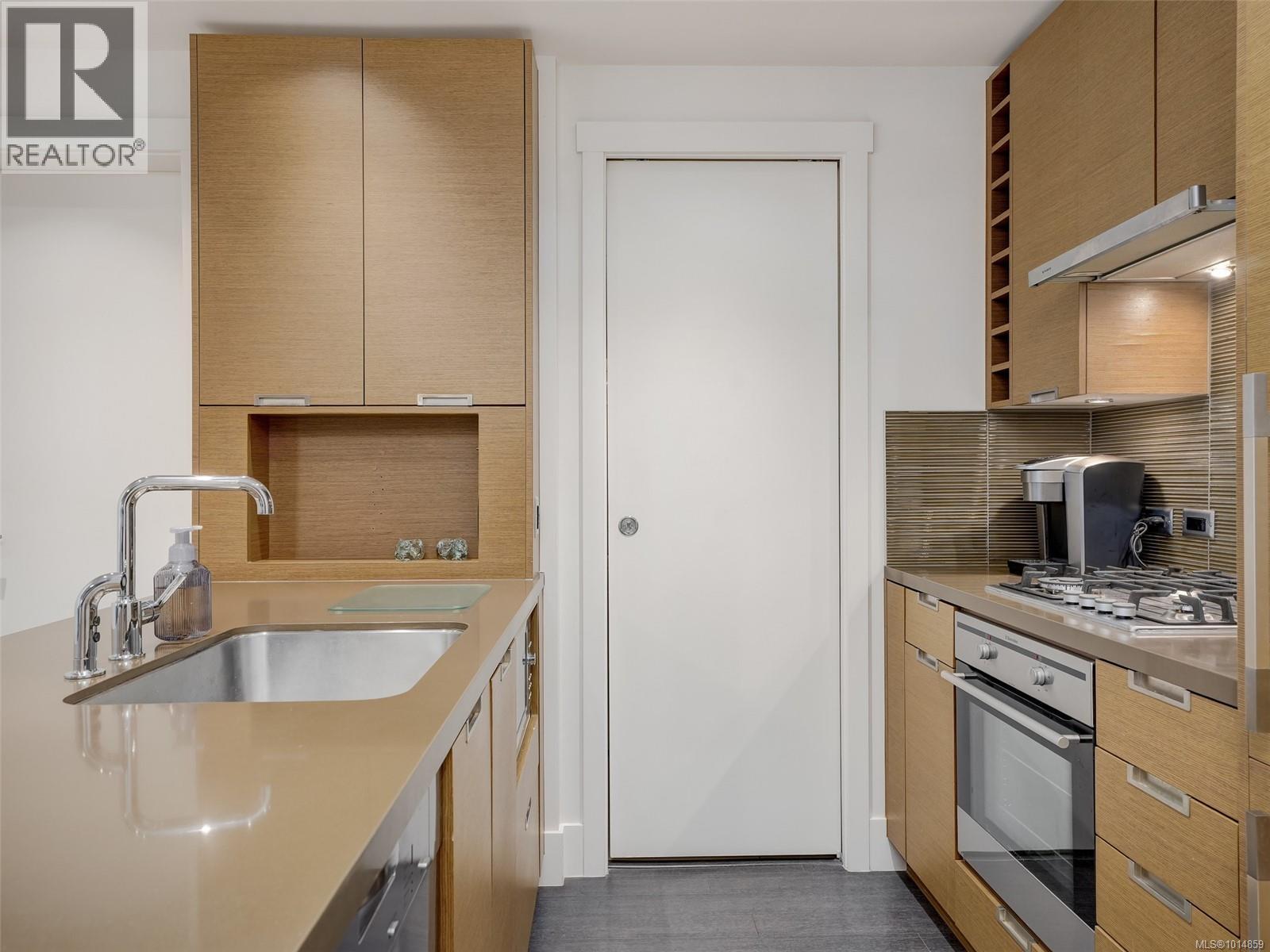 410 83 Saghalie Rd, Victoria, British Columbia  V9A 0A1 - Photo 11 - 1014859