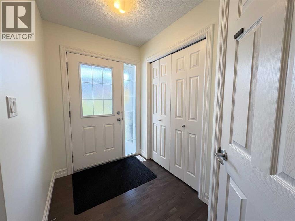 1014 162 Street Sw, Edmonton, Alberta  T6W 2G9 - Photo 2 - A2263031