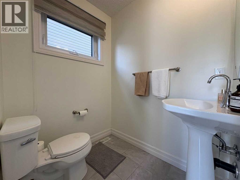 1014 162 Street Sw, Edmonton, Alberta  T6W 2G9 - Photo 5 - A2263031