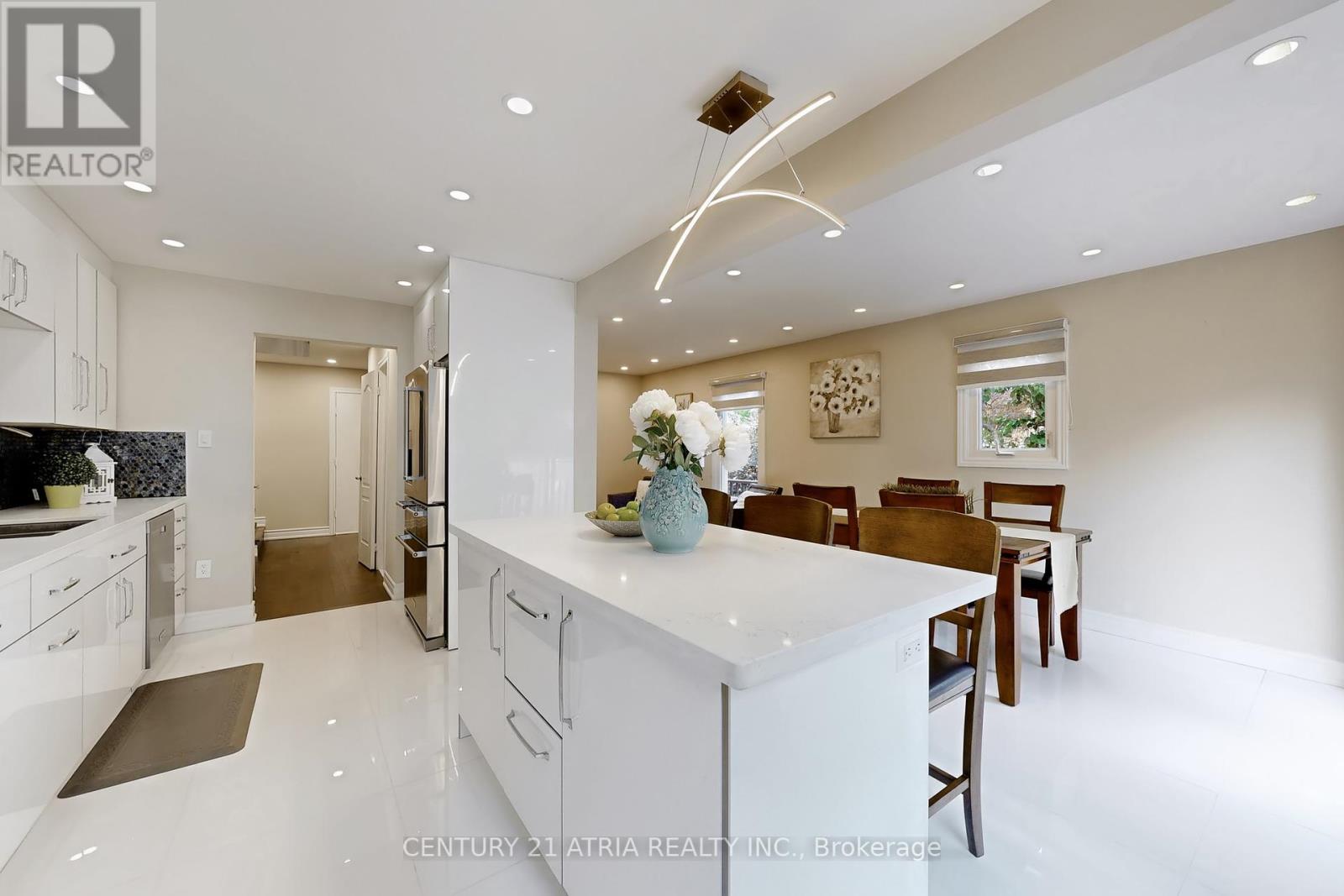 60 Steepleview Crescent, Richmond Hill, Ontario  L4C 9R3 - Photo 14 - N12464972