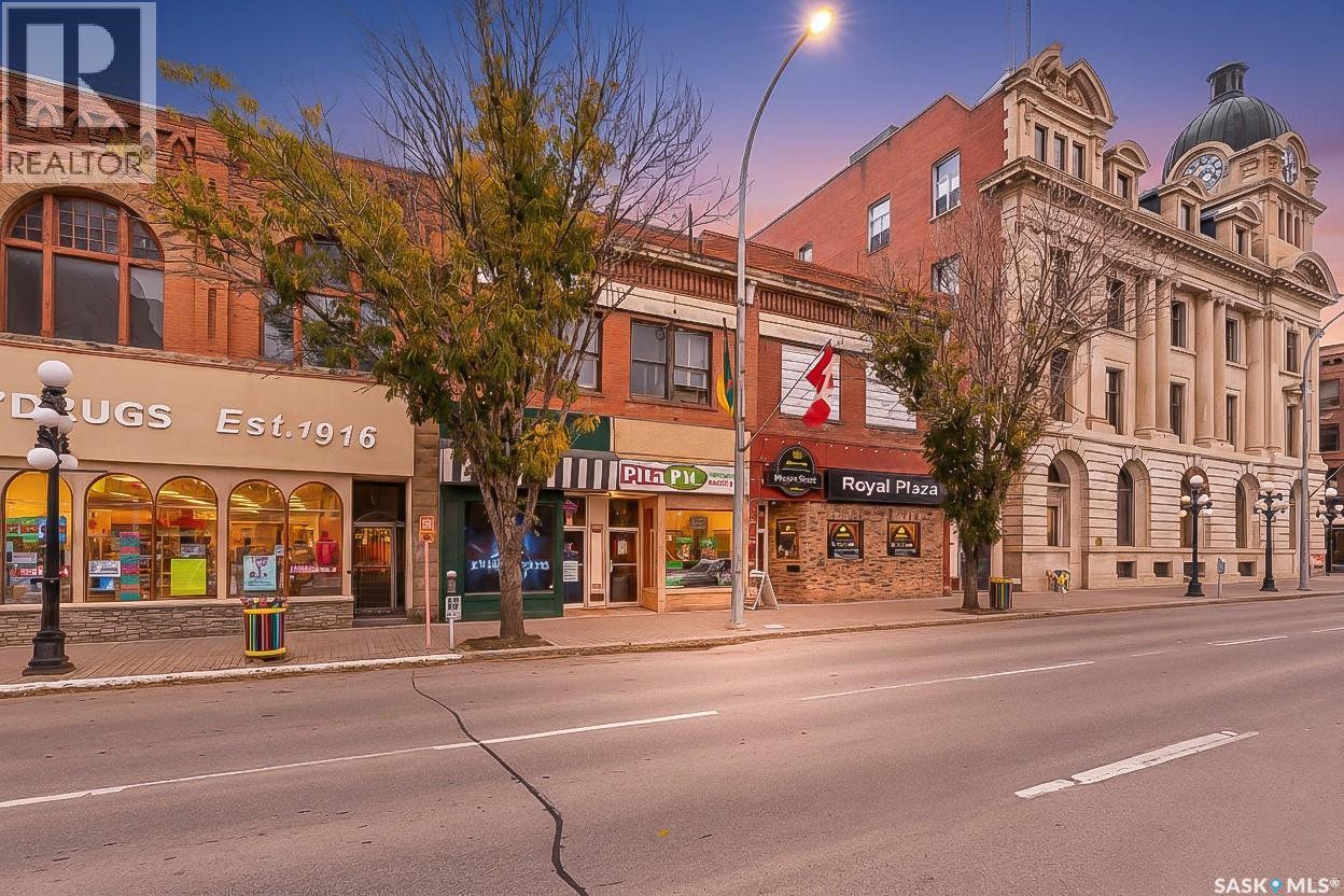 220-222 Main Street N, Moose Jaw, Saskatchewan  S6H 3J8 - Photo 1 - SK020734