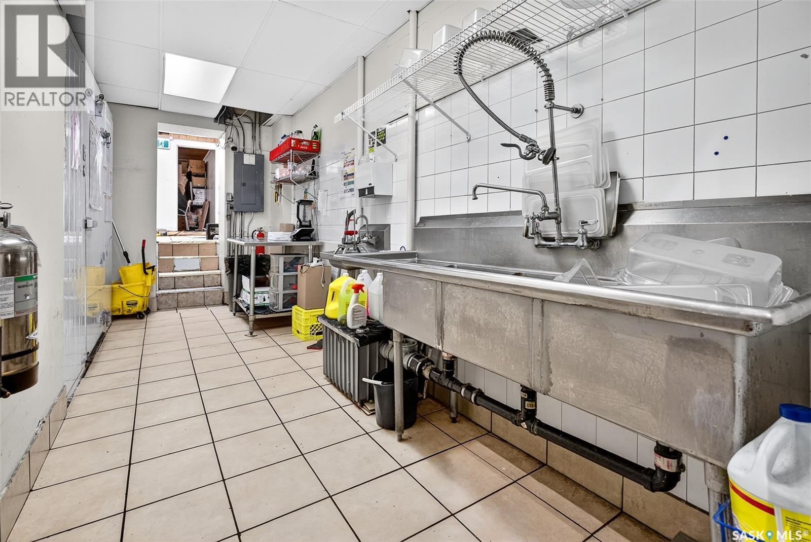 220-222 Main Street N, Moose Jaw, Saskatchewan  S6H 3J8 - Photo 20 - SK020734