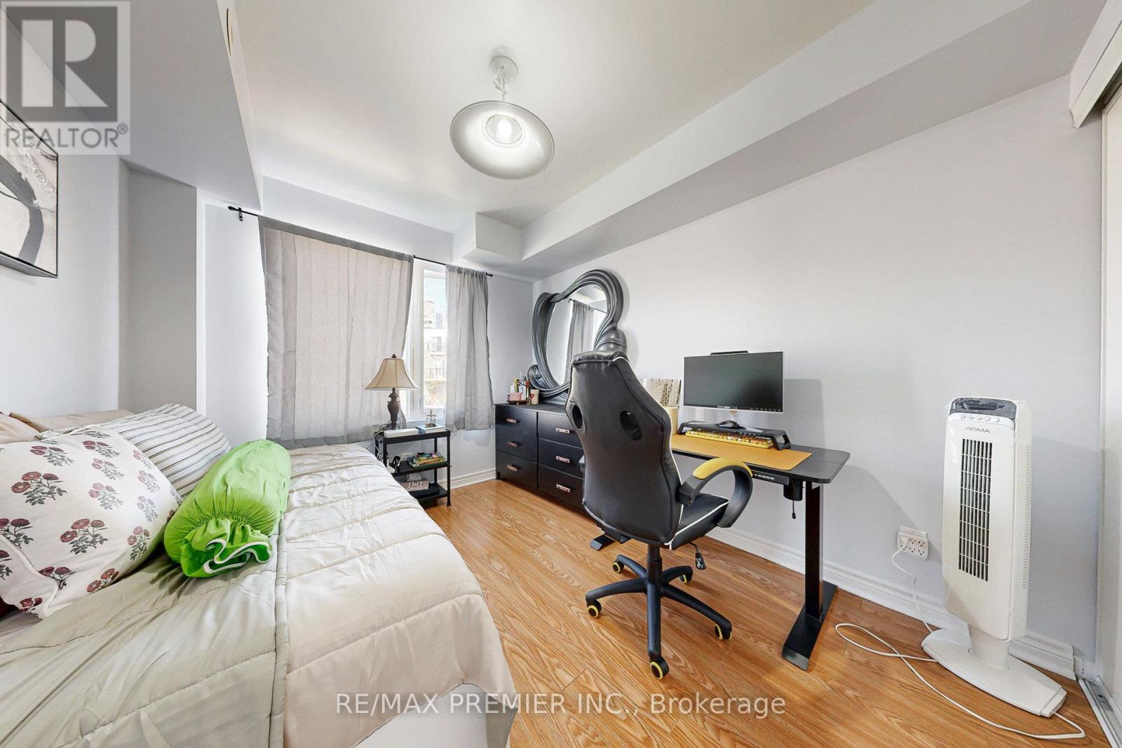 2046 - 3033 Finch Avenue, Toronto, Ontario  M9M 0A3 - Photo 16 - W12456712