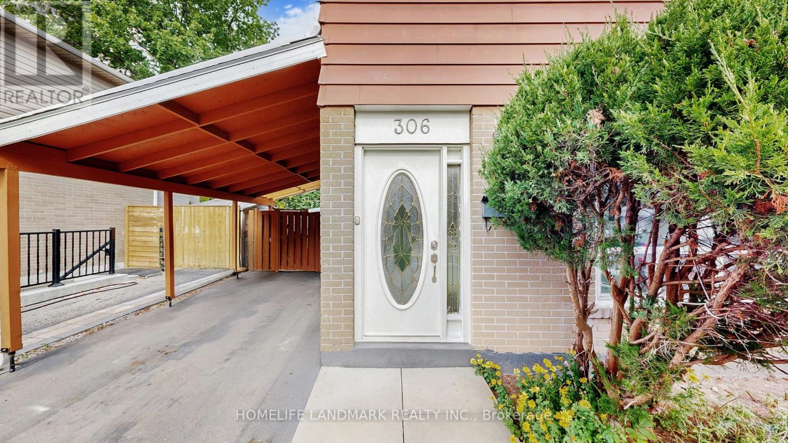 306 Hollyberry Trail, Toronto, Ontario  M2H 2P4 - Photo 2 - C12459500