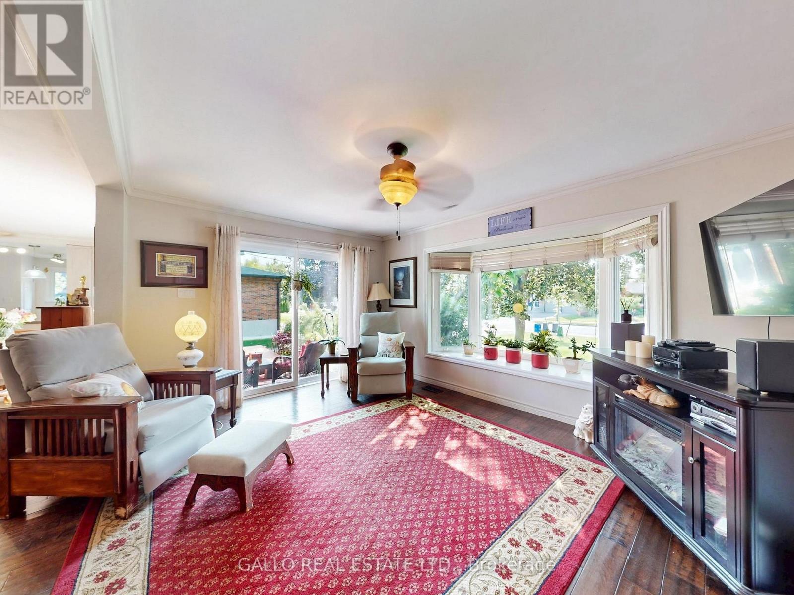 12151 Tenth Line, Whitchurch-Stouffville, Ontario  L4A 6B9 - Photo 11 - N12402067