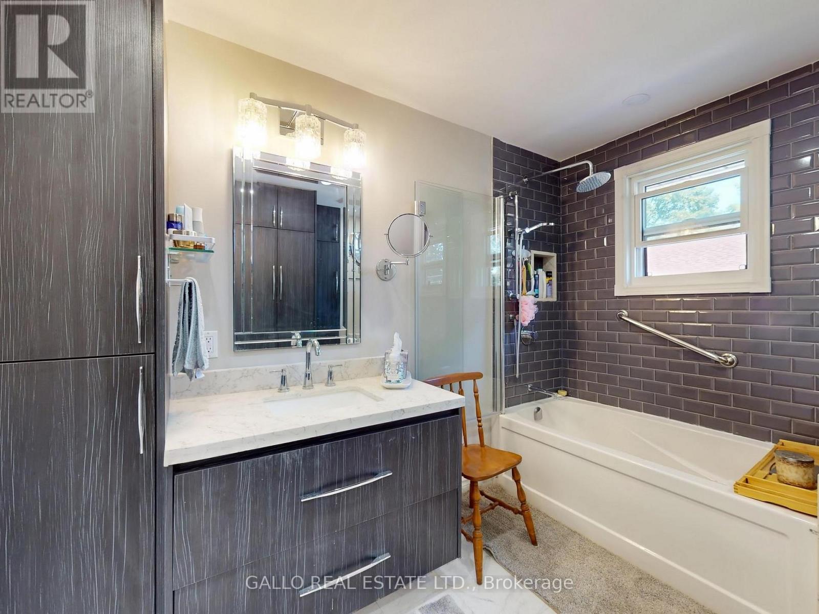 12151 Tenth Line, Whitchurch-Stouffville, Ontario  L4A 6B9 - Photo 14 - N12402067