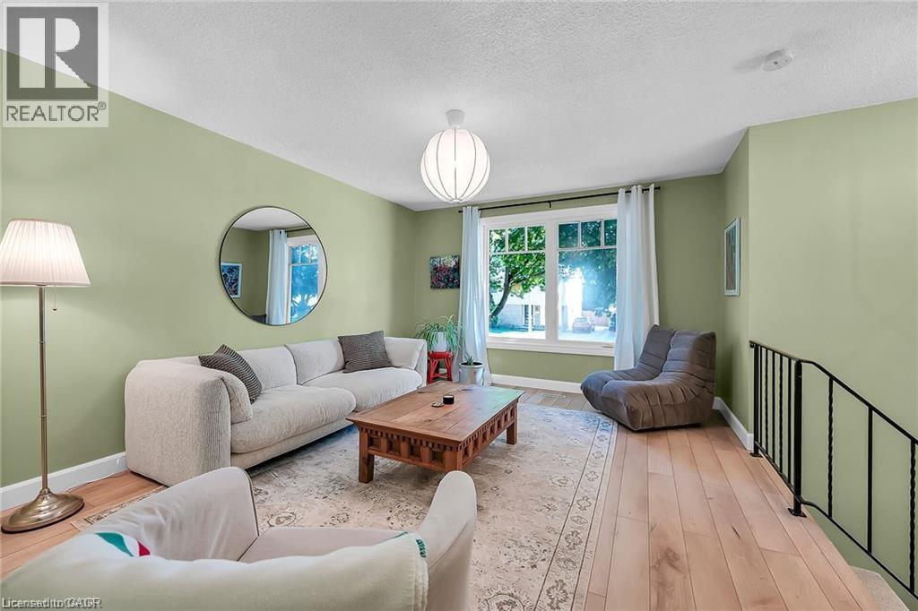 158 Wendover Drive, Hamilton, Ontario  L9C 5X5 - Photo 7 - 40779568