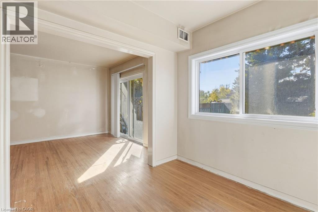 2069 Meadowbrook Road Unit# 10, Burlington, Ontario  L7P 2A3 - Photo 11 - 40779252