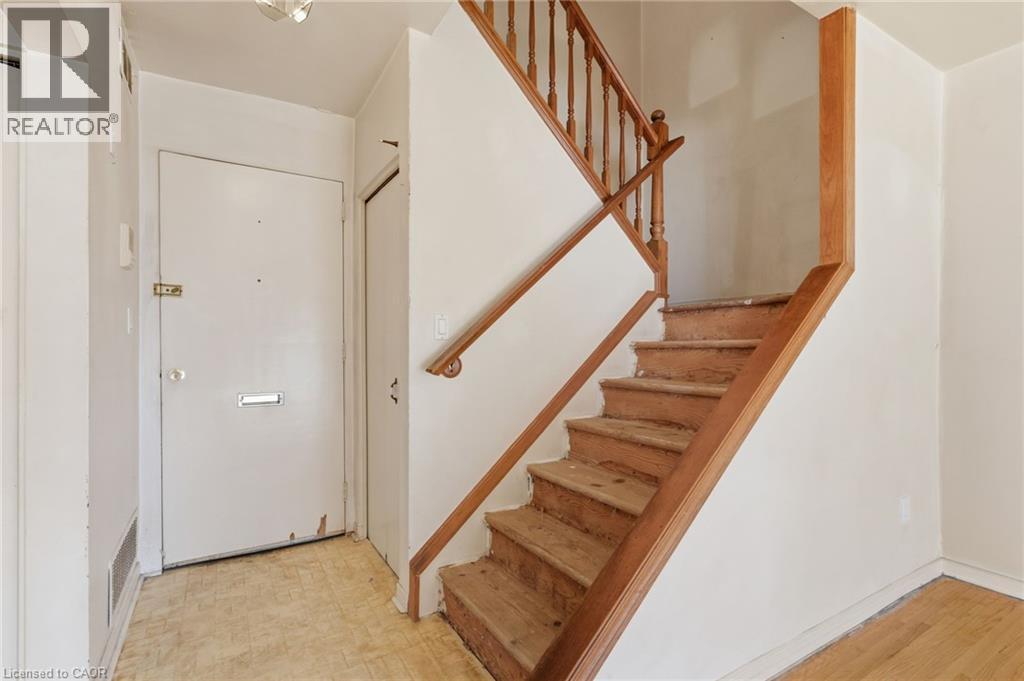 2069 Meadowbrook Road Unit# 10, Burlington, Ontario  L7P 2A3 - Photo 15 - 40779252