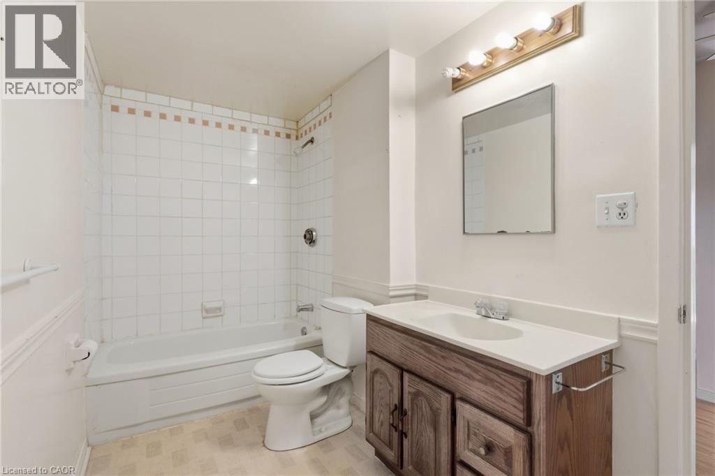 2069 Meadowbrook Road Unit# 10, Burlington, Ontario  L7P 2A3 - Photo 22 - 40779252