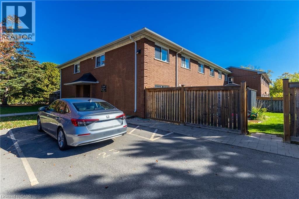 2069 Meadowbrook Road Unit# 10, Burlington, Ontario  L7P 2A3 - Photo 33 - 40779252