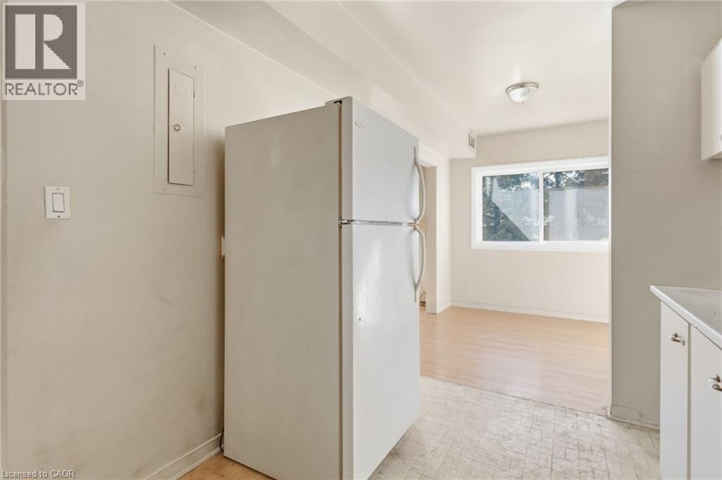 2069 Meadowbrook Road Unit# 10, Burlington, Ontario  L7P 2A3 - Photo 6 - 40779252