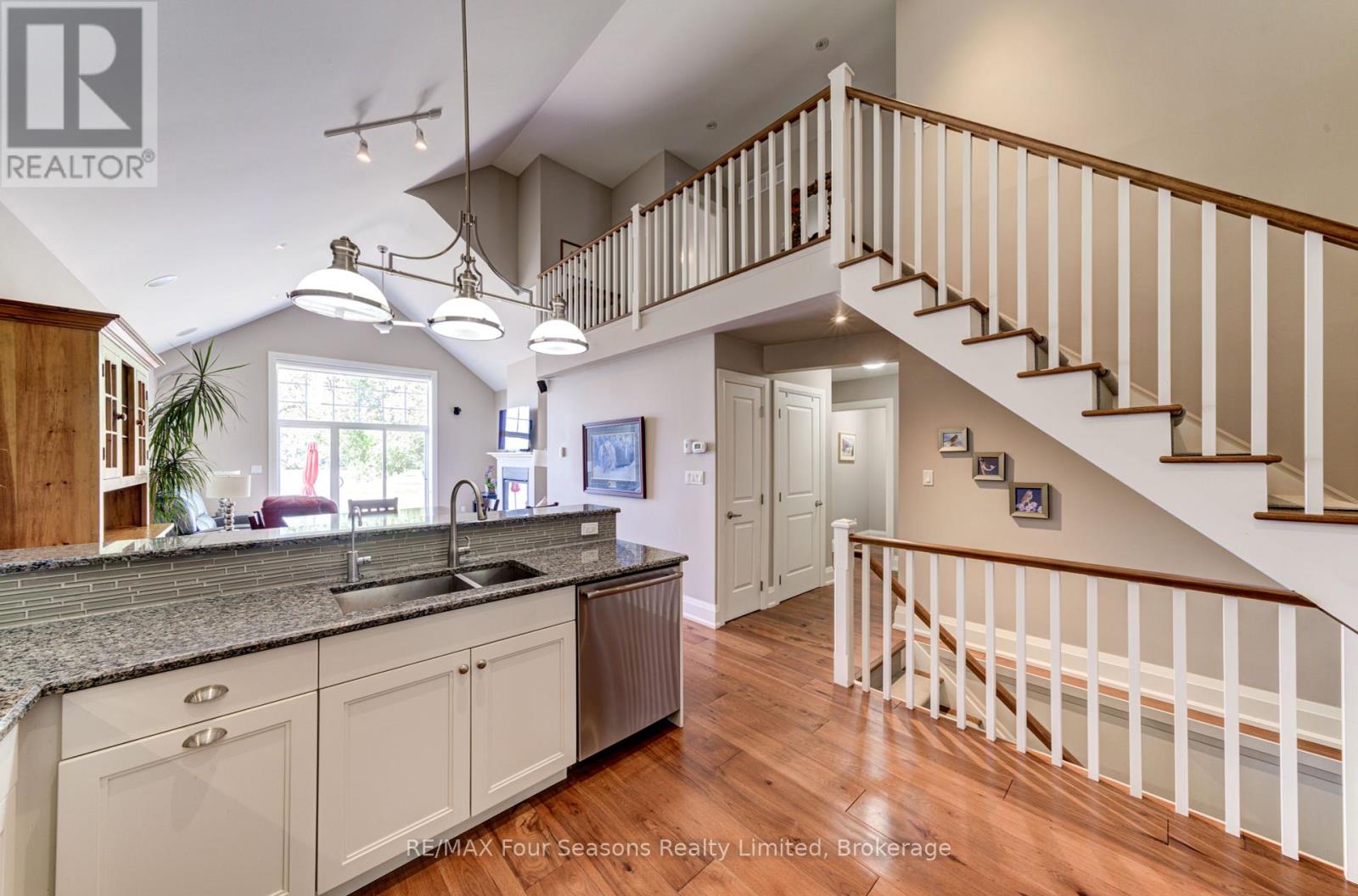 22 - 59 King Street E, Blue Mountains, Ontario  N0H 2P0 - Photo 13 - X12465236