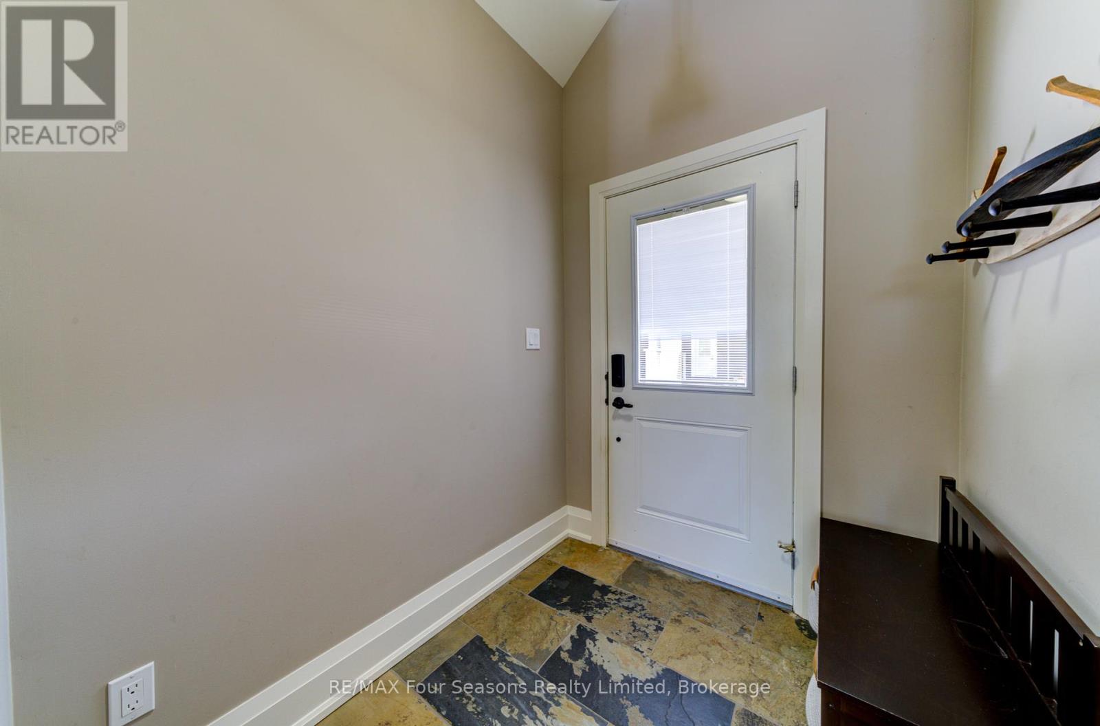 22 - 59 King Street E, Blue Mountains, Ontario  N0H 2P0 - Photo 6 - X12465236