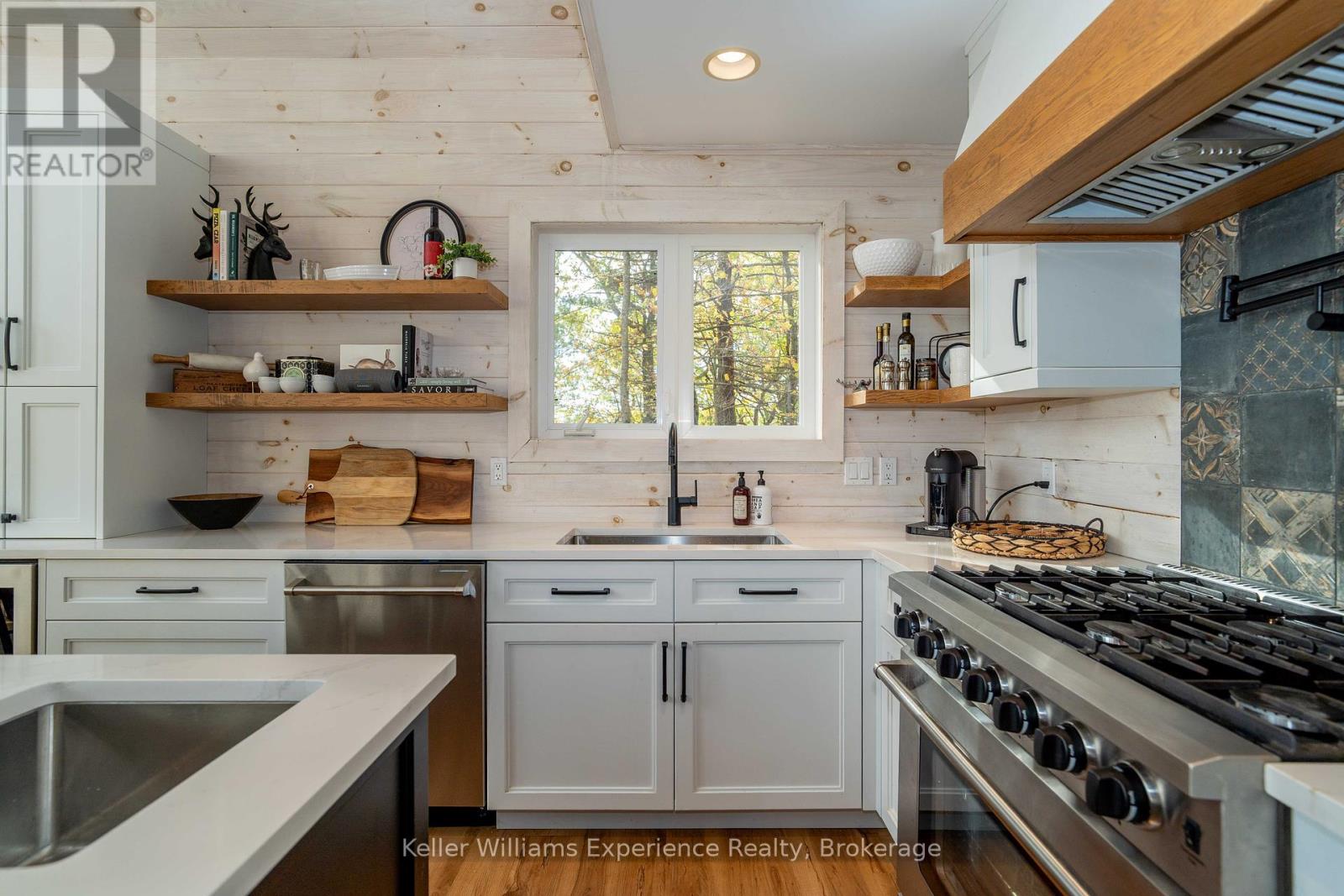 1317 West Lionshead Road, Gravenhurst (Wood (Gravenhurst)), Ontario  N0H 1W0 - Photo 10 - X12465239