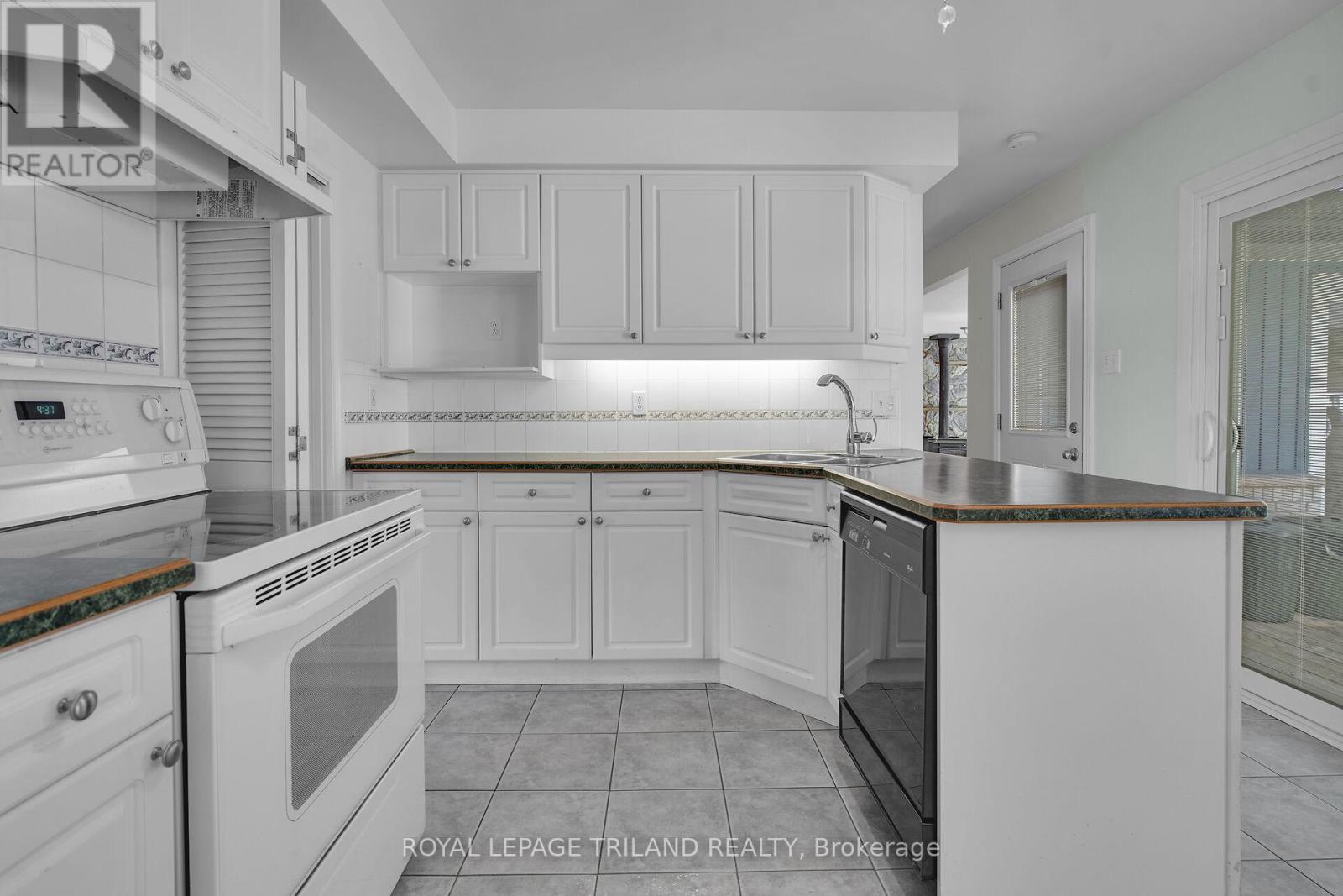 21 Langton Road, London East, Ontario  N5V 2L9 - Photo 6 - X12465170
