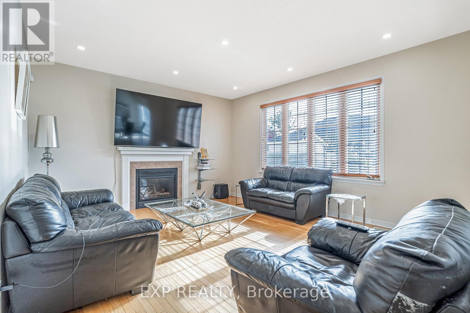 423 Dundonald Drive, Ottawa, Ontario  K2J 0G9 - Photo 10 - X12465195