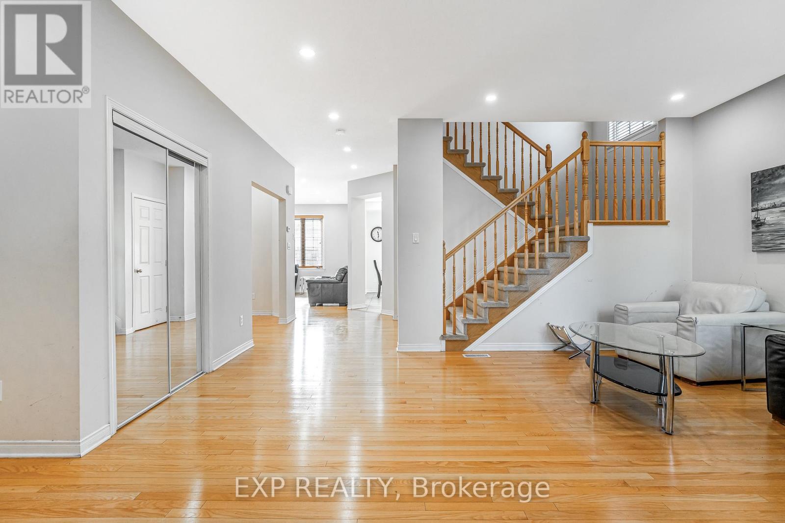 423 Dundonald Drive, Ottawa, Ontario  K2J 0G9 - Photo 5 - X12465195