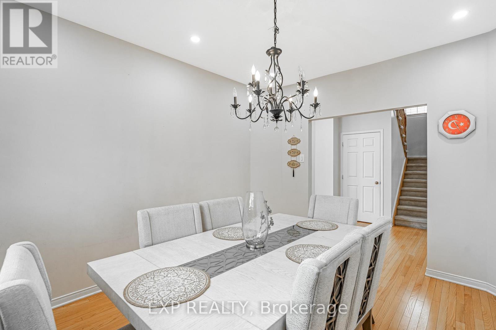 423 Dundonald Drive, Ottawa, Ontario  K2J 0G9 - Photo 9 - X12465195